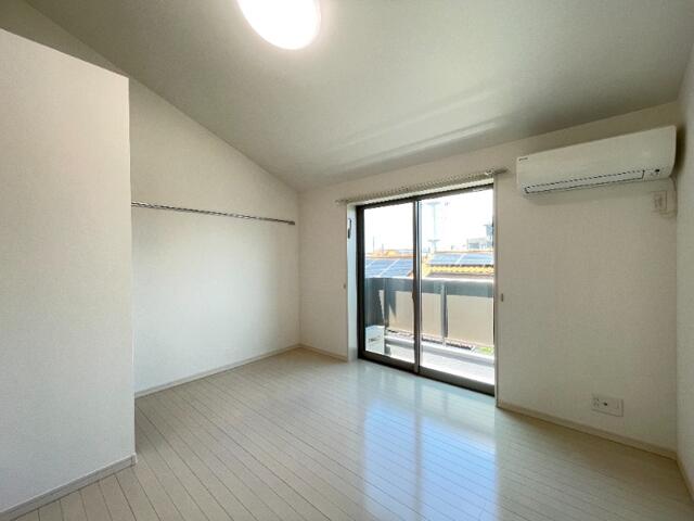 居室・リビング　反転タイプ