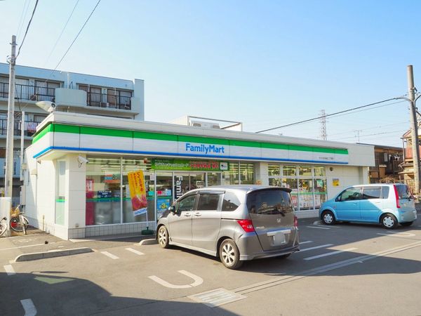 コンビニ　ファミリーマート さいたま日進町二丁目店（コンビニ）まで198m