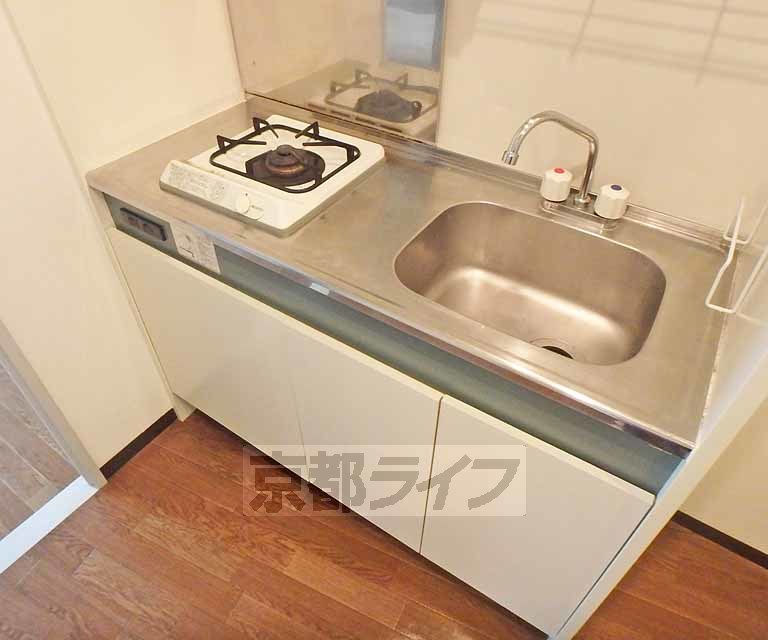 キッチン　一人暮らしにちょうどいいサイズ