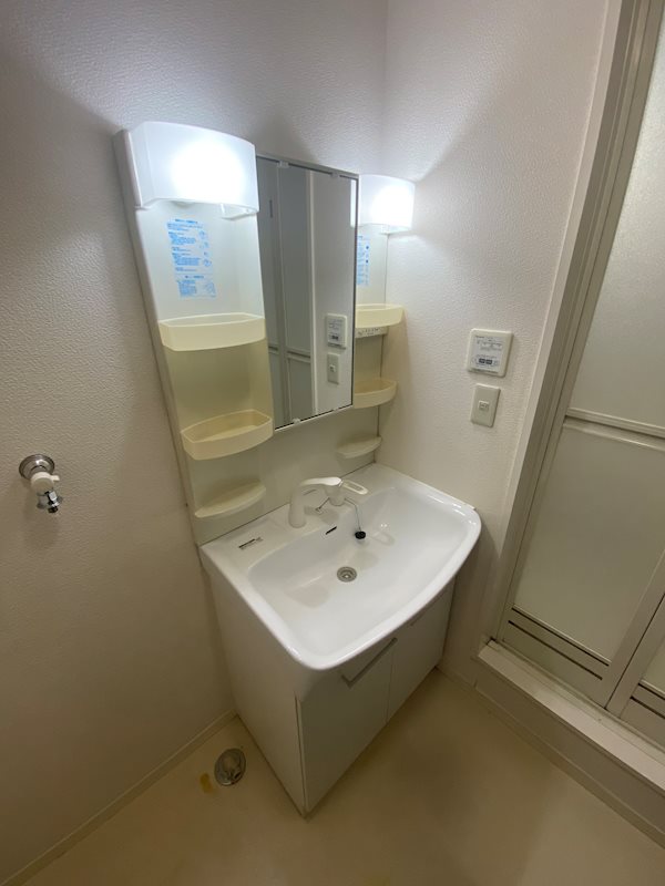 洗面設備　独立洗面台です