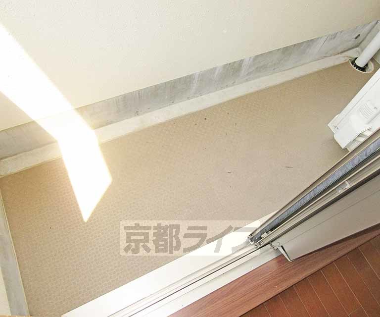 バルコニー　充分な広さのバルコニー