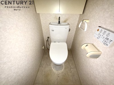 トイレ　収納スペースあります。