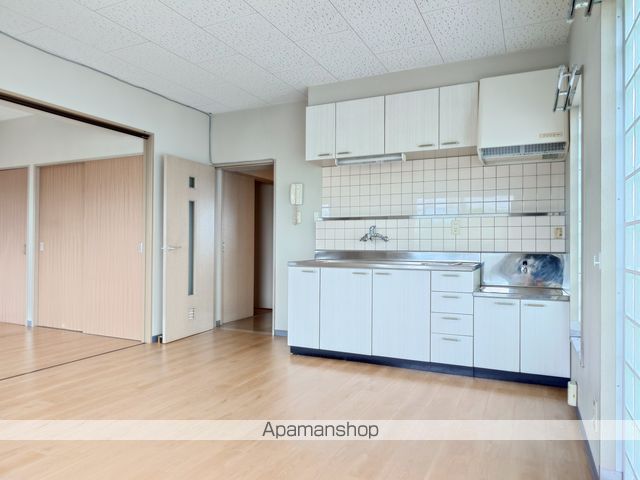 依田ハイツDの居間写真