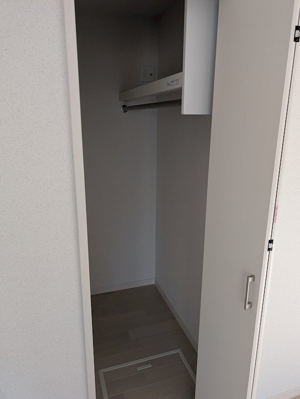 収納　ウォークインクローゼット※同タイプ別部屋の写真となります。