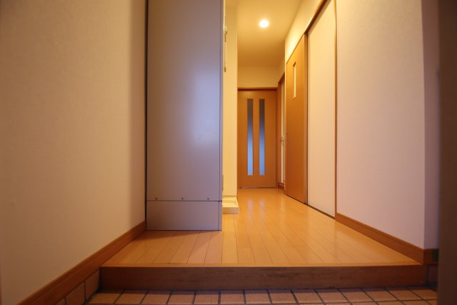 玄関　※別号室の為、現況優先になります。