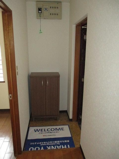 玄関　シューズボックス付きの玄関です☆