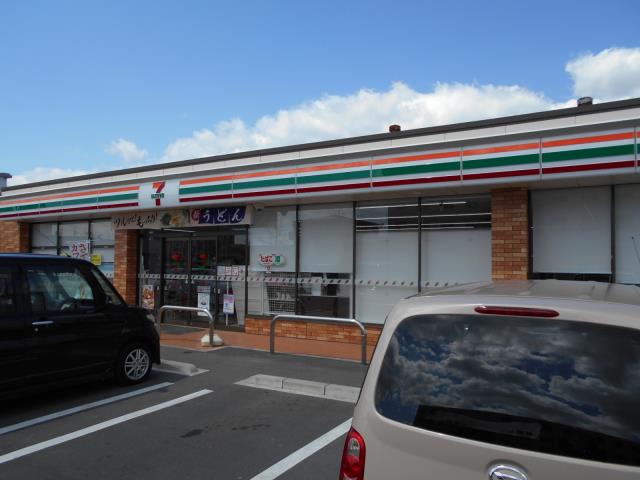 コンビニ　セブンイレブン（コンビニ）まで542m