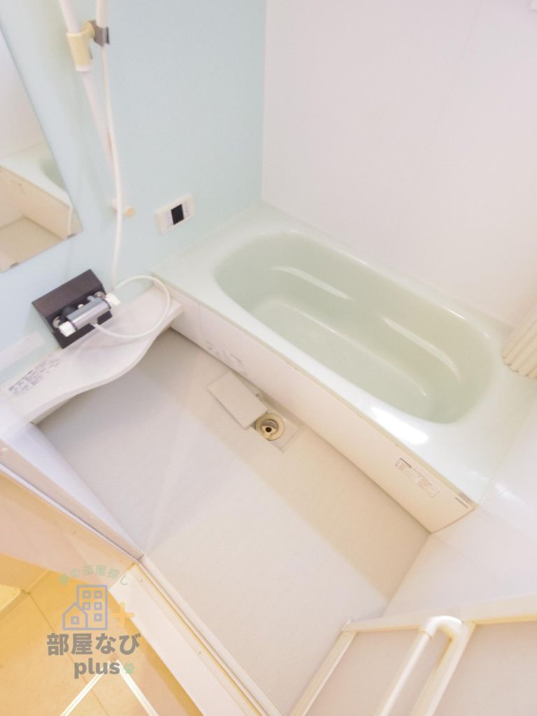 バス・シャワールーム　※他号室写真です