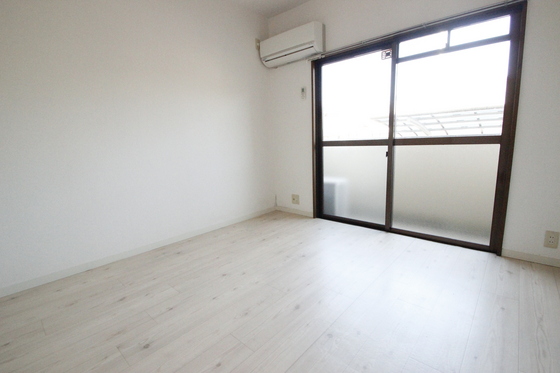 居室・リビング　※別部屋の写真です