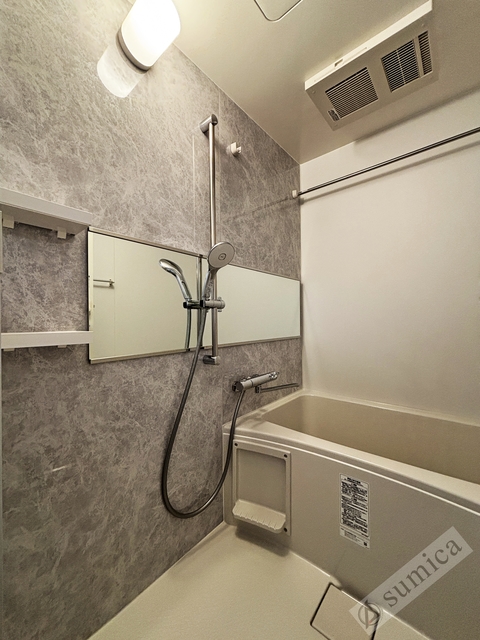 バス・シャワールーム　浴室暖房乾燥機付き♪♪