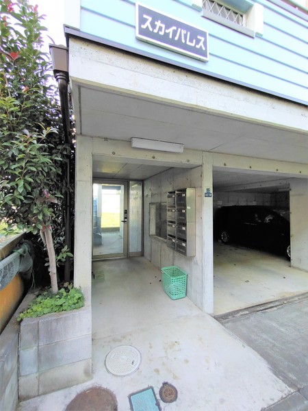 エントランス　オートロック完備