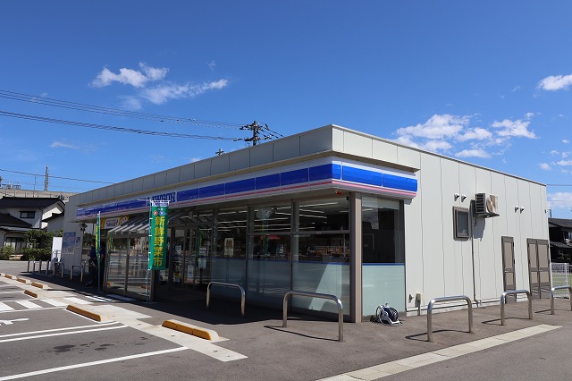 コンビニ　ローソン（コンビニ）まで478m