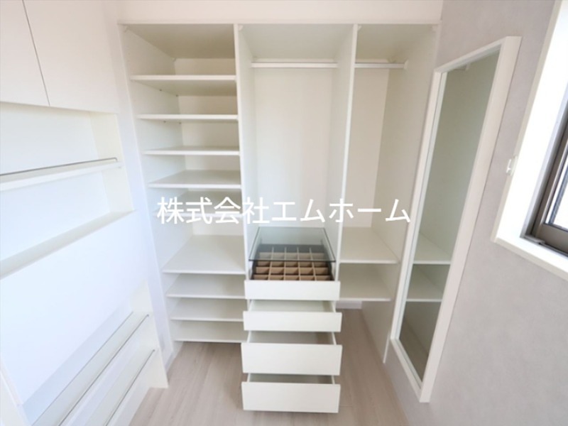 収納　衣装家具付クローゼット