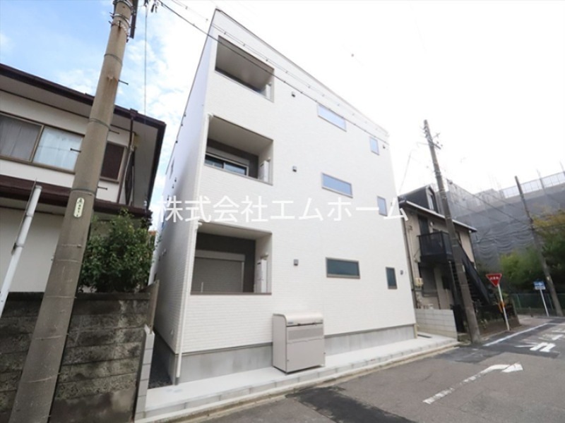 建物外観　デザイナーズ　オートロック付