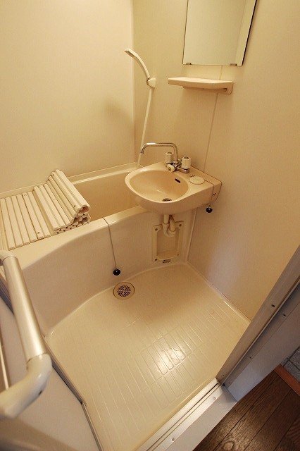 バス・シャワールーム　同物件別号室