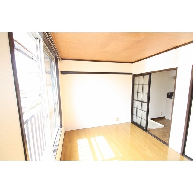 居室・リビング　南向き、日当たり良好