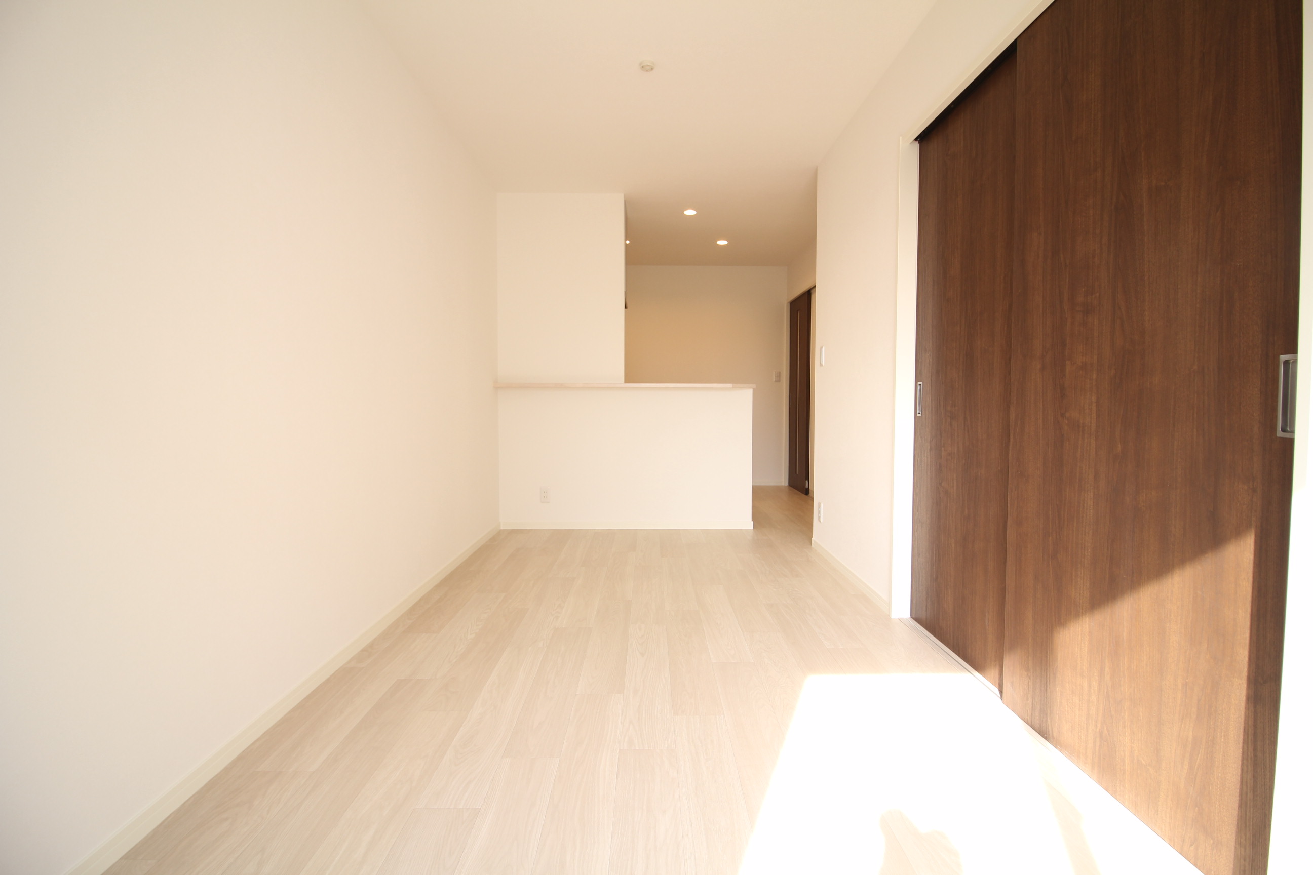 居室・リビング　木目調のシンプルなLDK♪