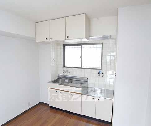 キッチン　２口設置可能な大きなキッチン・