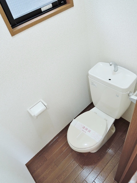トイレ　窓があるトイレ
