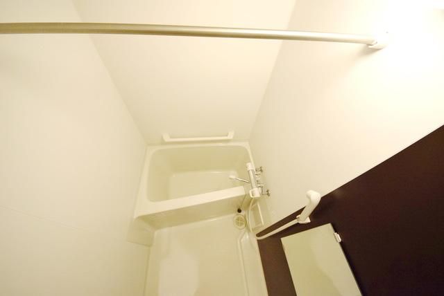 バス・シャワールーム　浴室乾燥機付きです♪