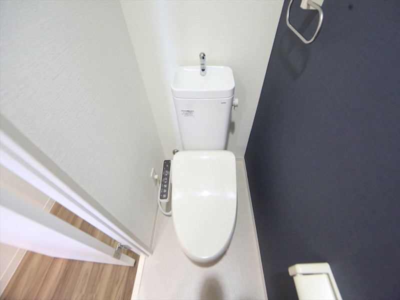 トイレ　温水洗浄暖房便座付トイレ
