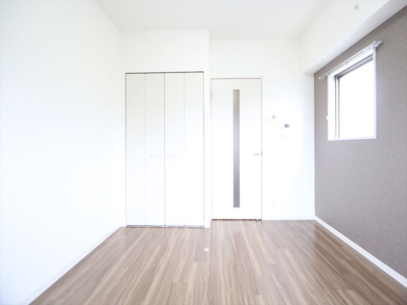 その他部屋・スペース　洋室6.1帖　クローゼット付（収納充実してます）