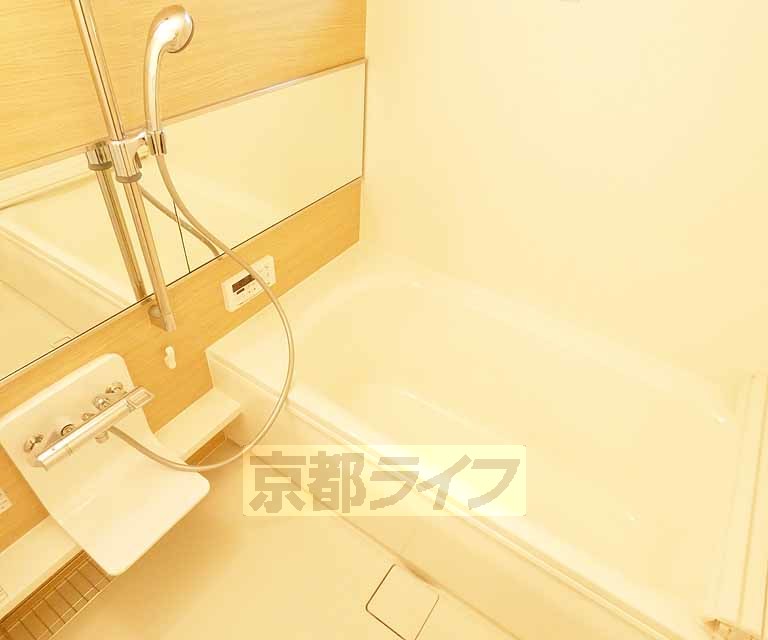 バス・シャワールーム　きれいなお風呂です。