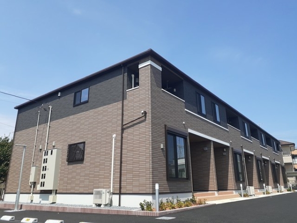 建物外観　シックな色合いの建物になります。