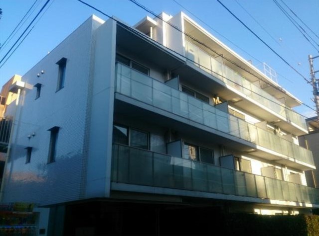 建物外観　鉄筋コンクリート造５階建て