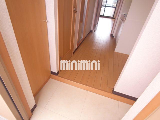 玄関　下駄箱も付いて収納が楽ですね