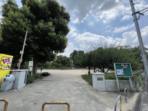 公園　高津公園（公園）まで300m