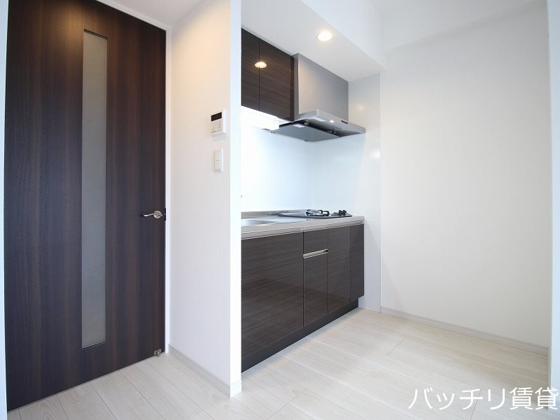 キッチン　別号室タイプの為、現状を優先致します。