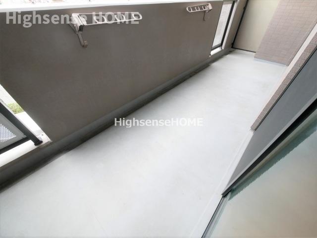 バルコニー　バルコニーからの眺めを楽しみながら食事をしませんか