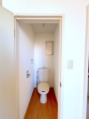 トイレ　コンパクトで使いやすいトイレです