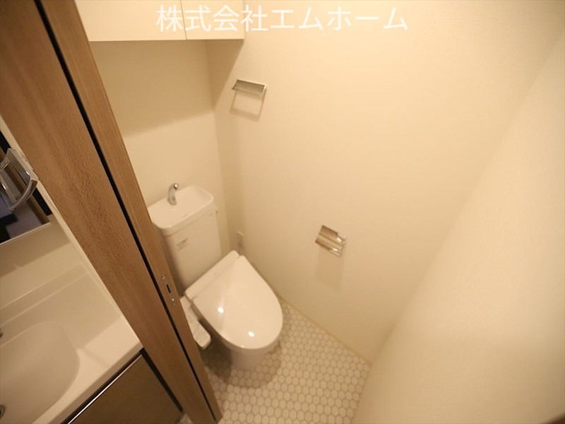 トイレ　温水洗浄便座（ウォシュレット）付トイレ