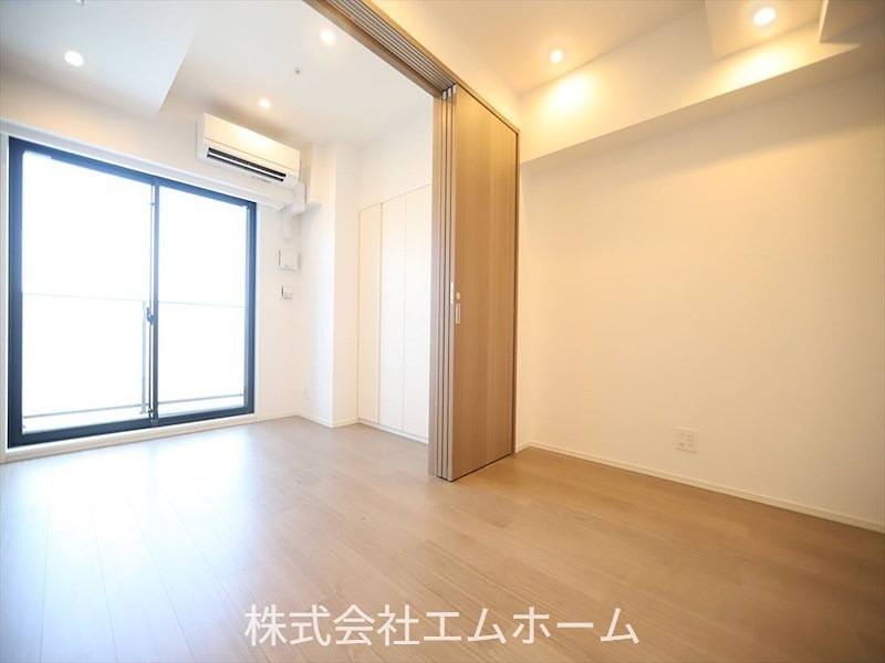 居室・リビング　洋室4.5帖　洋室3.8帖　つなげても仕切っても使えます