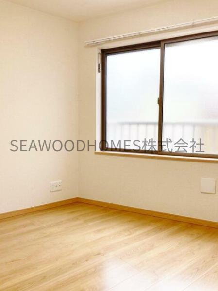 居室・リビング　柱が少なく、家具配置しやすい綺麗な形のお部屋。