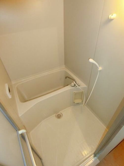 バス・シャワールーム　※別部屋参考写真