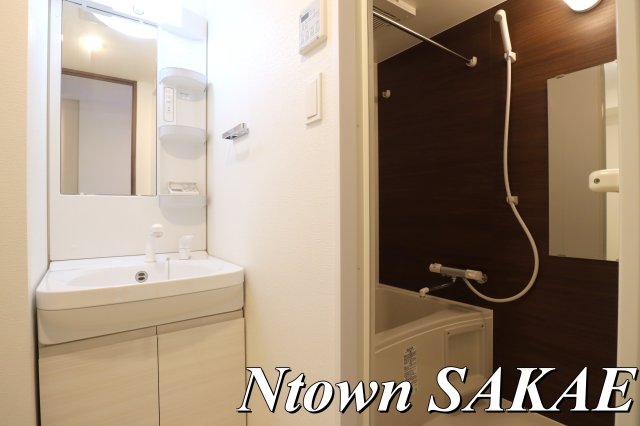 洗面設備　独立洗面台です