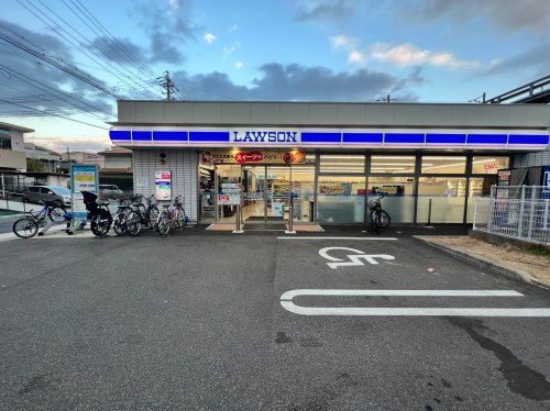 コンビニ　ローソン 北区平安二丁目店（コンビニ）まで356m