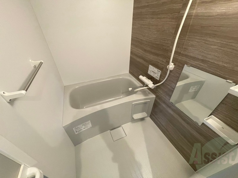 バス・シャワールーム　お風呂になります。一日の疲れを癒してくださいね。