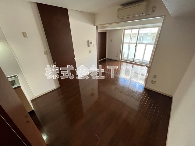 居室・リビング　※別号室同間取り参考写真