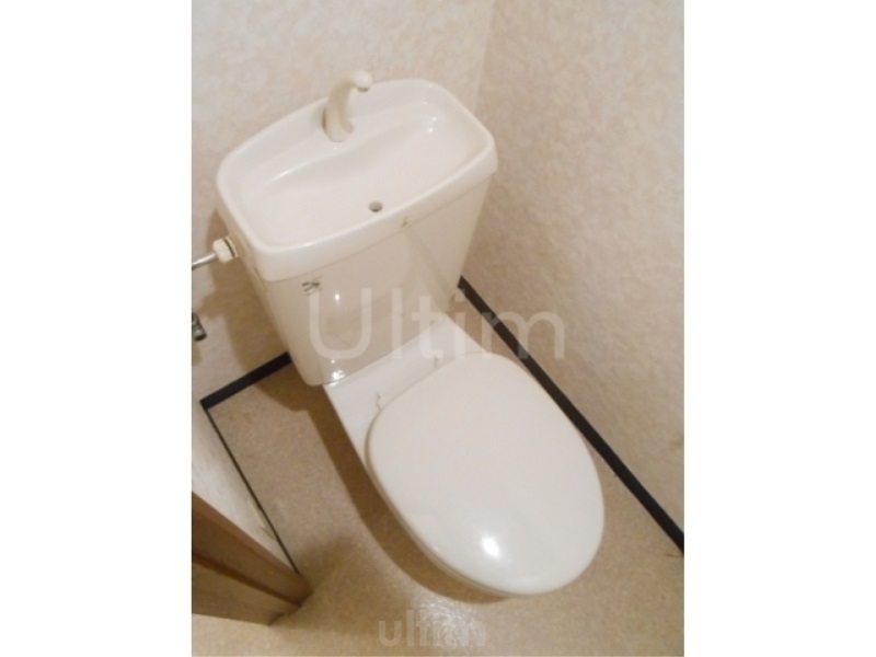 トイレ　別室の画像です、ご参考までに