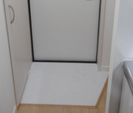 玄関　※別部屋参考写真