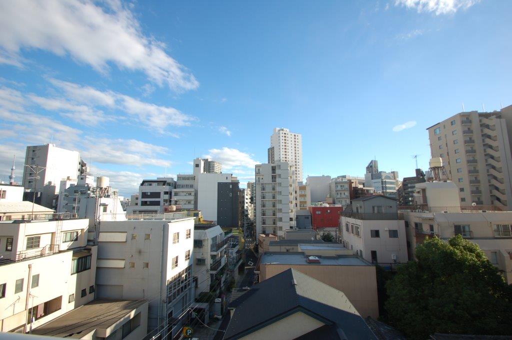 眺望　※同タイプ他号室参考写真　南向きリビング