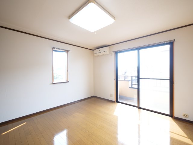 居室・リビング　※写真は別の部屋のものです。