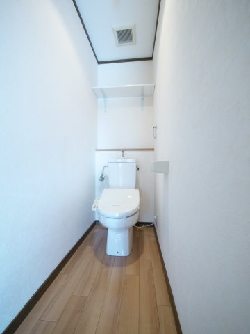 トイレ　※写真は別の部屋のものです。