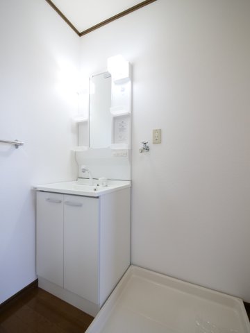 洗面設備　※写真は別の部屋のものです。