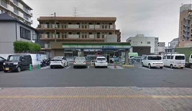 コンビニ　ファミリーマート南中央町店（コンビニ）まで481m