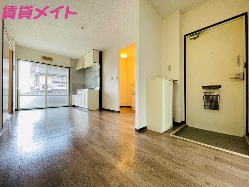 居室・リビング　同型参考写真